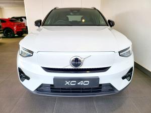 Volvo XC40 B4 Essential - Image 3
