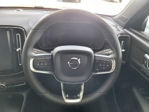Volvo XC40 B4 Essential - Image 9
