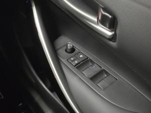 Toyota Corolla 1.8 Hybrid XS - Image 9