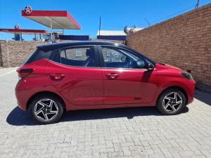 Hyundai Grand i10 1.0 Executive hatch - Image 4