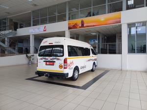 Toyota Hiace 2.5D-4D Ses-fikile 16-seater - Image 2
