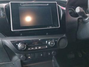 Toyota Hilux 2.8GD-6 double cab Raider auto - Image 12