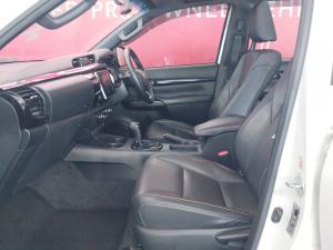Toyota Hilux 2.8GD-6 double cab Raider auto - Image 9