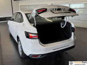 Volkswagen Polo 1.0 TSI Life Tiptronic - Image 5