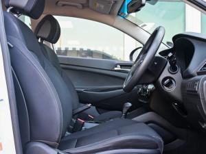Hyundai Tucson 2.0 Premium auto - Image 16