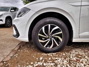 Volkswagen Polo 1.0 TSI Life - Image 14