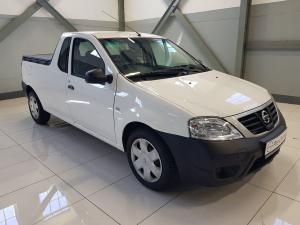 2023 Nissan NP200 1.6i safety pack (aircon)