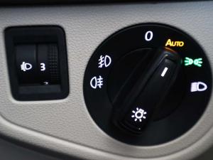 Volkswagen Polo sedan 1.6 Life auto - Image 18