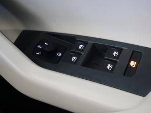 Volkswagen Polo sedan 1.6 Life auto - Image 19