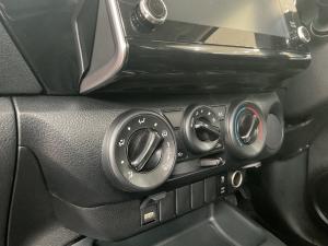 Toyota Hilux 2.4GD-6 single cab Raider manual - Image 9