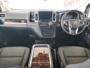 Toyota Quantum 2.8 LWB bus 6-seater VX Premium - Image 6