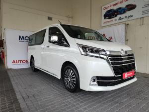 Toyota Quantum 2.8 LWB bus 6-seater VX Premium - Image 1