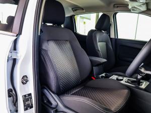 Volkswagen Amarok 2.0TDI double cab Life 4Motion auto - Image 14