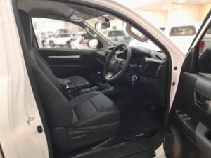 Toyota Hilux 2.4 GD-6 RB SRS/C - Image 8