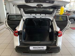 Nissan Magnite 1.0 Move panel van