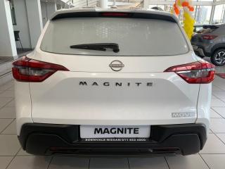 Nissan Magnite 1.0 Move panel van