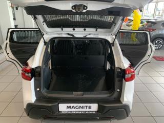 Nissan Magnite 1.0 Move panel van