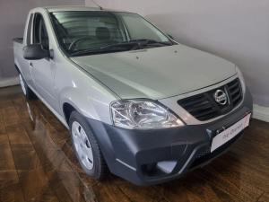 2023 Nissan NP200 1.6i safety pack (aircon)