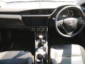 Toyota Corolla 1.6 Prestige - Image 10