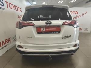 Toyota RAV4 2.2D-4D AWD VX - Image 6