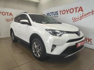 Toyota RAV4 2.2D-4D AWD VX - Image 1