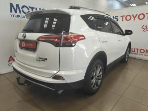 Toyota RAV4 2.2D-4D AWD VX - Image 3