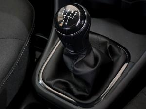 Volkswagen Polo Vivo hatch 1.4 Life - Image 15