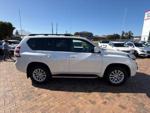Toyota Land Cruiser Prado 4.0 VX - Image 4