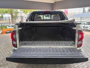 Nissan Navara 2.5DDTi double cab LE Plus - Image 18