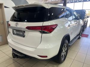 Toyota Fortuner 2.4GD-6 manual - Image 2