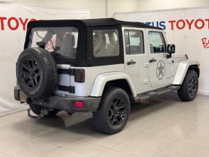 Jeep Wrangler Unlimited 3.6L Polar Edition - Image 6