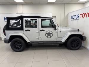 Jeep Wrangler Unlimited 3.6L Polar Edition - Image 8