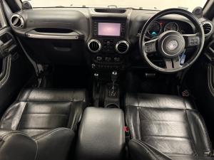 Jeep Wrangler Unlimited 3.6L Polar Edition - Image 16