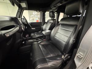 Jeep Wrangler Unlimited 3.6L Polar Edition - Image 17