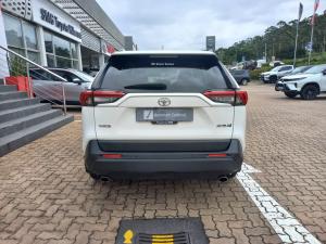 Toyota RAV4 2.0 GX auto - Image 5