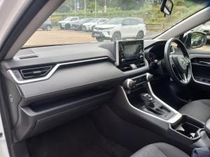 Toyota RAV4 2.0 GX auto - Image 7