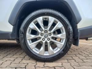 Toyota RAV4 2.0 VX - Image 13