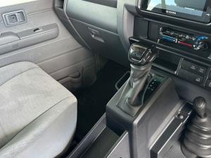 Toyota Land Cruiser 79 2.8GD-6 double cab - Image 16
