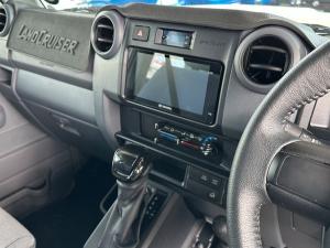 Toyota Land Cruiser 79 2.8GD-6 double cab - Image 17