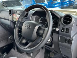 Toyota Land Cruiser 76 4.5D-4D V8 station wagon LX