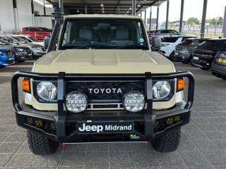 Toyota Land Cruiser 76 4.5D-4D V8 station wagon LX