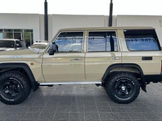 Toyota Land Cruiser 76 4.5D-4D V8 station wagon LX