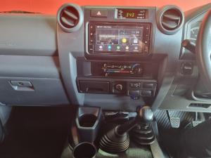 Toyota Land Cruiser 79 4.5D-4D V8 double cab LX - Image 17