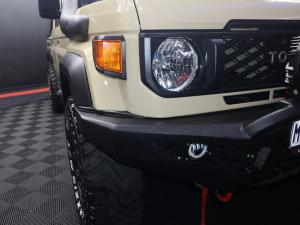 Toyota Land Cruiser 79 2.8GD-6 double cab - Image 6