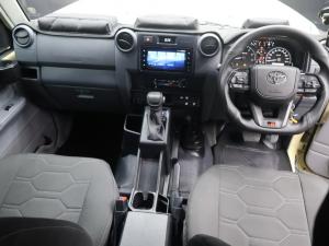 Toyota Land Cruiser 79 2.8GD-6 double cab - Image 8
