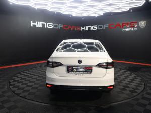 Volkswagen Polo sedan 1.6 manual - Image 5