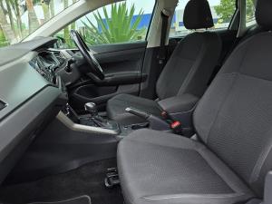Volkswagen Polo 1.0 TSI Comfortline DSG - Image 9
