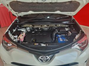 Toyota RAV4 2.0 GX auto - Image 5