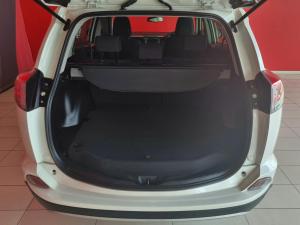 Toyota RAV4 2.0 GX auto - Image 8