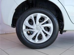 Toyota Vitz 1.0 - Image 18